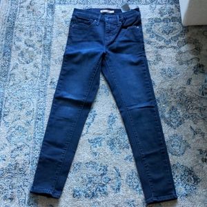 Levis 311 shaping jeans